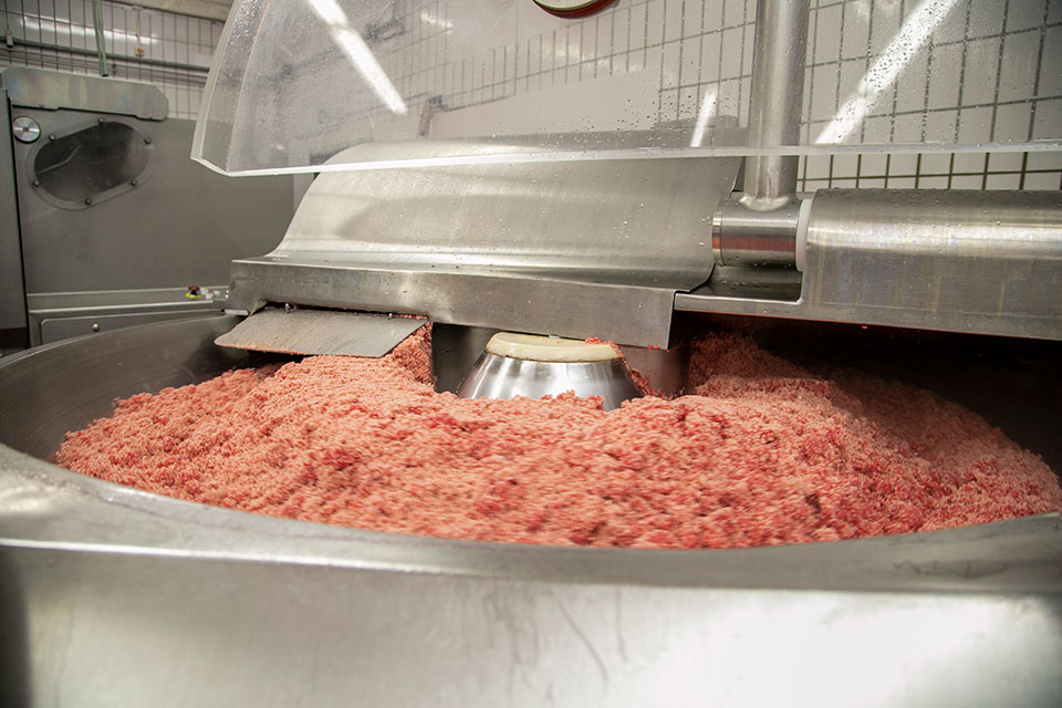 Metzgerei-Schiller-Hof-Salami-Produktion-Ablauf-3